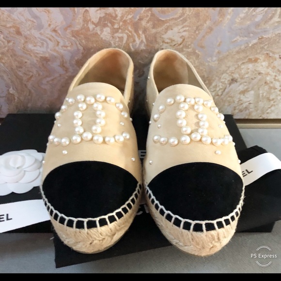 Sold Chanel 17B Beige CC Pearl Espadrille flats - Picture 8 of 8